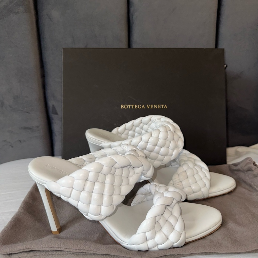 BOTTEGA VENETA
Padded Woven Leather Sandals